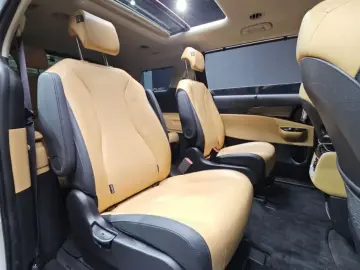 2023 Kia Carnival с пробегом 37 411 км
