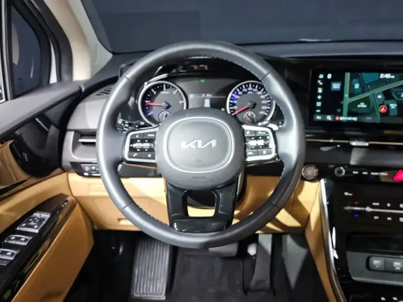 2023 Kia Carnival с пробегом 37 411 км