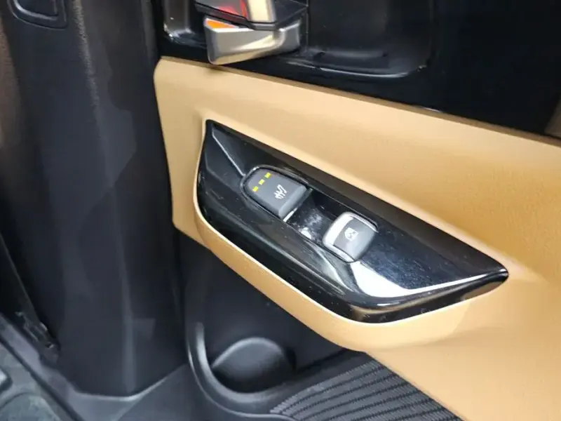 2023 Kia Carnival с пробегом 37 411 км