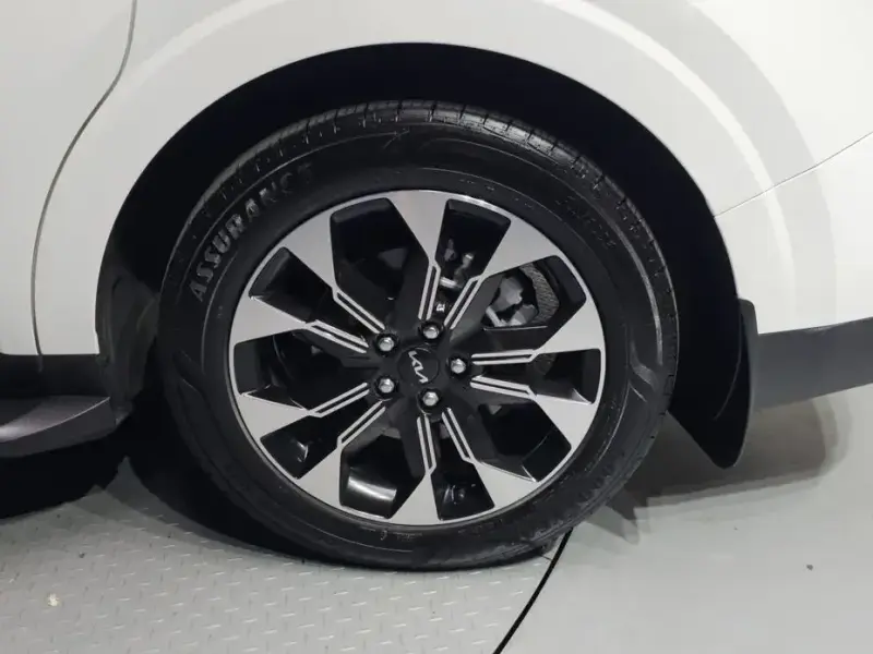 2023 Kia Carnival с пробегом 37 411 км