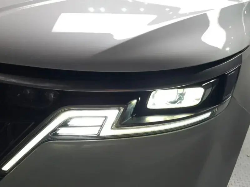 2023 Kia Carnival с пробегом 37 411 км