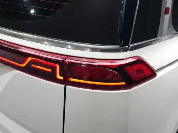 2023 Kia Carnival с пробегом 37 411 км