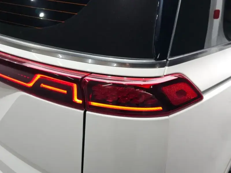 2023 Kia Carnival с пробегом 37 411 км