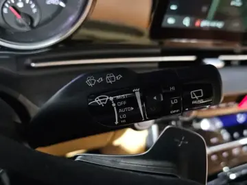 2023 Kia Carnival с пробегом 37 411 км