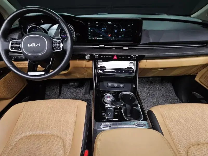 2023 Kia Carnival с пробегом 26 494 км