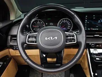 2023 Kia Carnival с пробегом 26 494 км