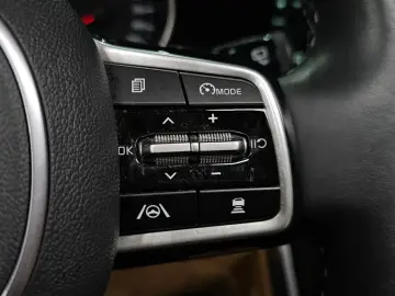2023 Kia Carnival с пробегом 26 494 км