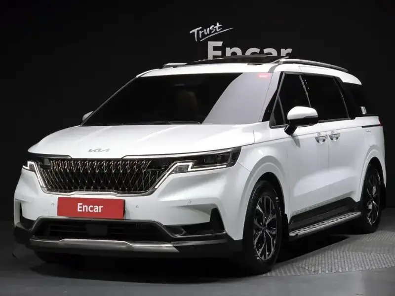 2023 Kia Carnival с пробегом 35 885 км