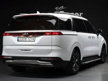 2023 Kia Carnival с пробегом 35 885 км