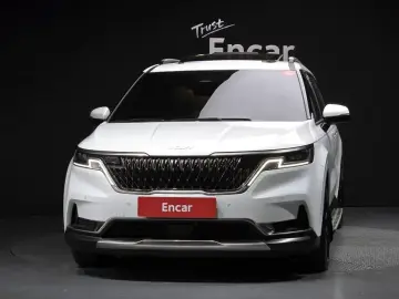 2023 Kia Carnival с пробегом 35 885 км