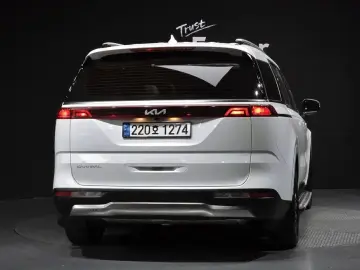 2023 Kia Carnival с пробегом 35 885 км
