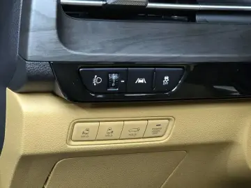 2023 Kia Carnival с пробегом 35 885 км