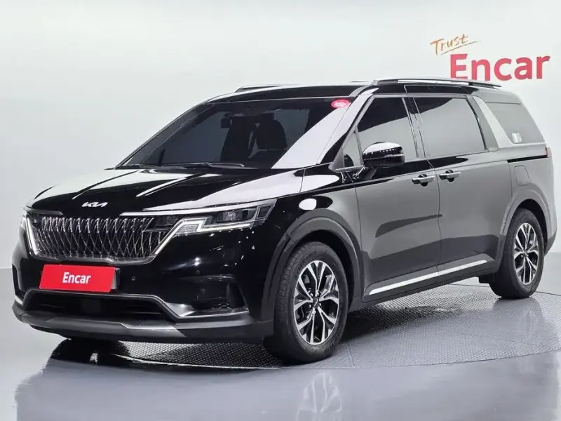 2022 Kia Carnival с пробегом 17 804 км