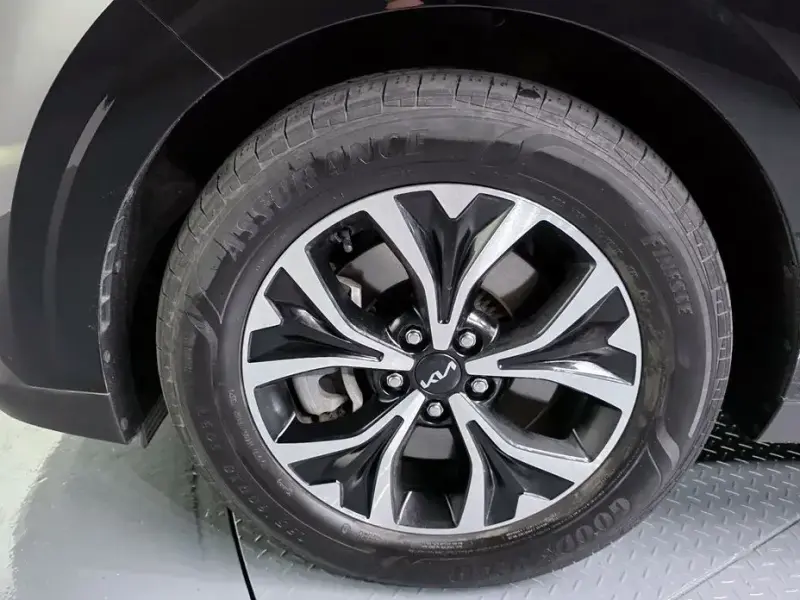 2022 Kia Carnival с пробегом 17 804 км