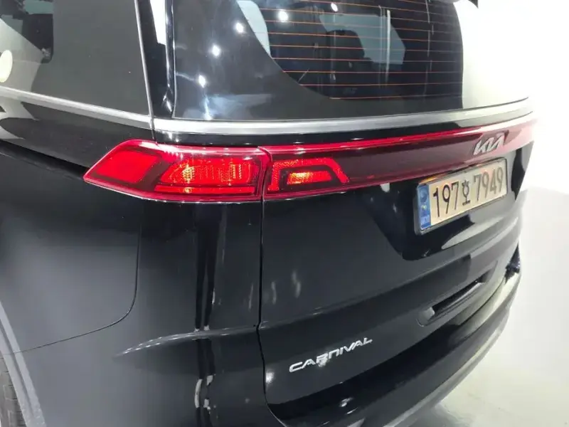 2022 Kia Carnival с пробегом 17 804 км