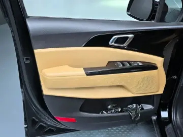 2022 Kia Carnival с пробегом 17 804 км