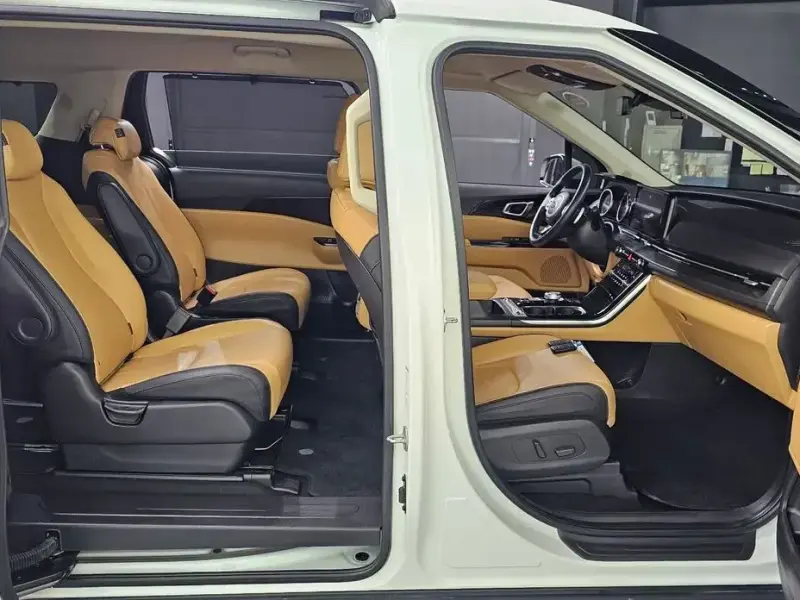 2021 Kia Carnival с пробегом 109 200 км