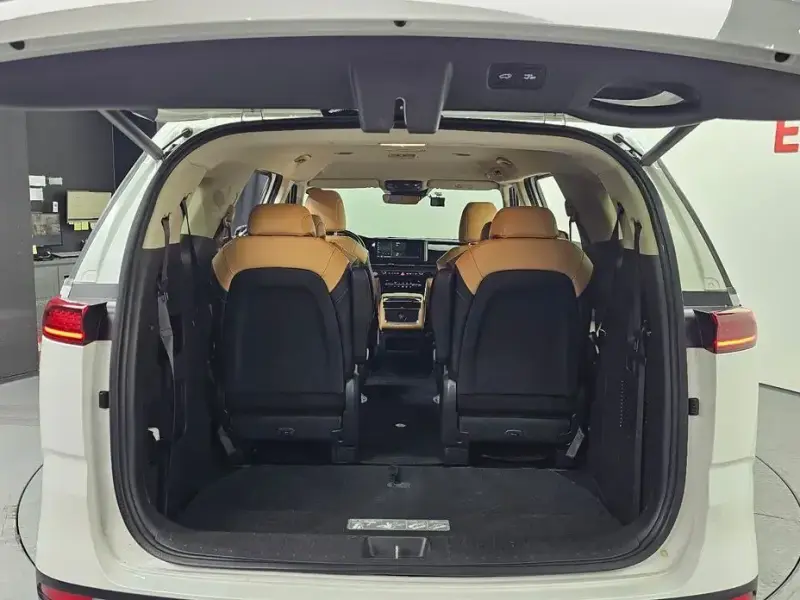 2021 Kia Carnival с пробегом 109 200 км
