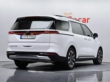 2021 Kia Carnival с пробегом 32 000 км
