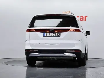 2021 Kia Carnival с пробегом 32 000 км