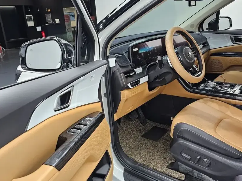 2021 Kia Carnival с пробегом 32 000 км