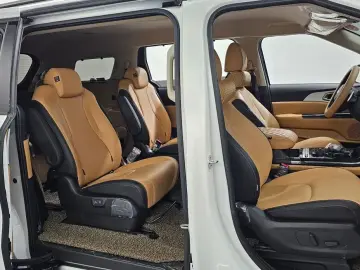 2021 Kia Carnival с пробегом 32 000 км