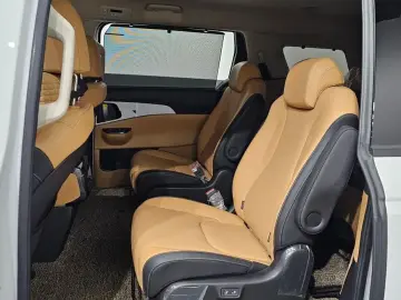 2021 Kia Carnival с пробегом 32 000 км