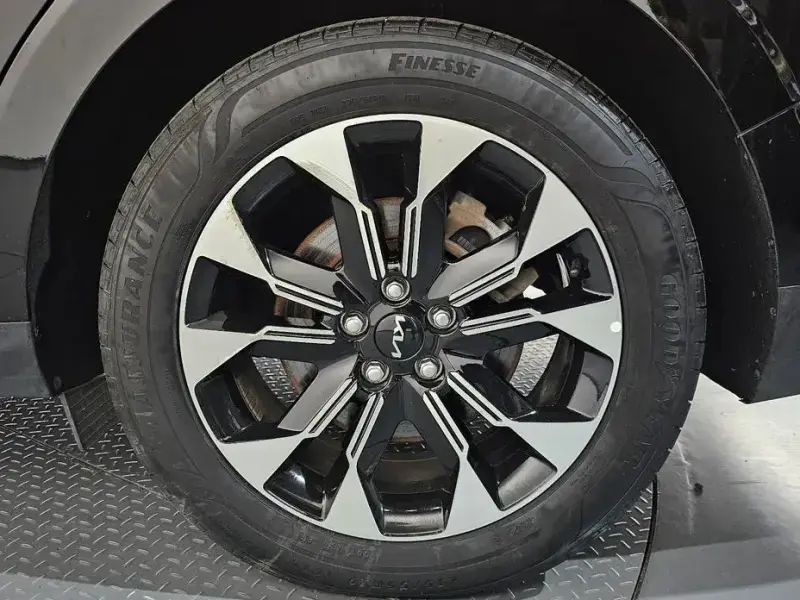 2023 Kia Carnival с пробегом 51 424 км