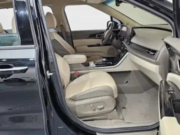 2023 Kia Carnival с пробегом 51 424 км