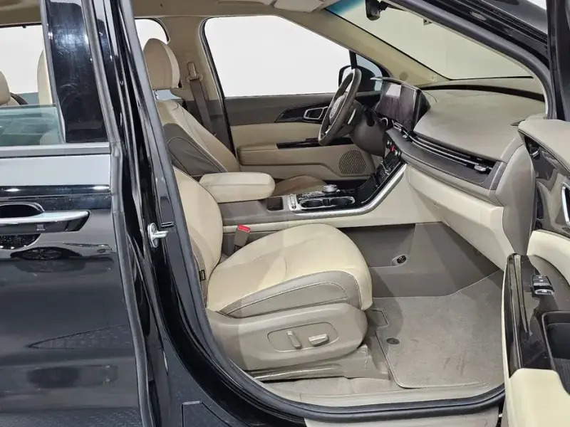 2023 Kia Carnival с пробегом 51 424 км