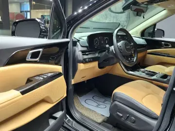 2022 Kia Carnival с пробегом 43 520 км