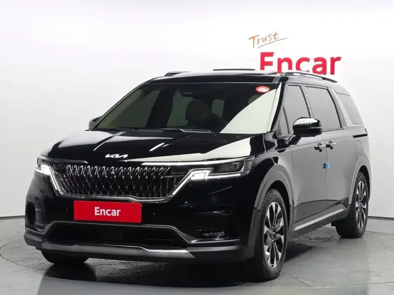 2023 Kia Carnival с пробегом 13 306 км