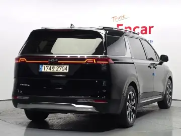 2023 Kia Carnival с пробегом 13 306 км