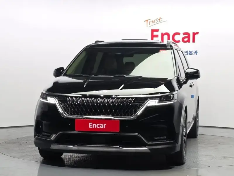2023 Kia Carnival с пробегом 13 306 км