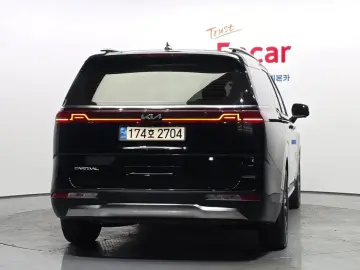 2023 Kia Carnival с пробегом 13 306 км