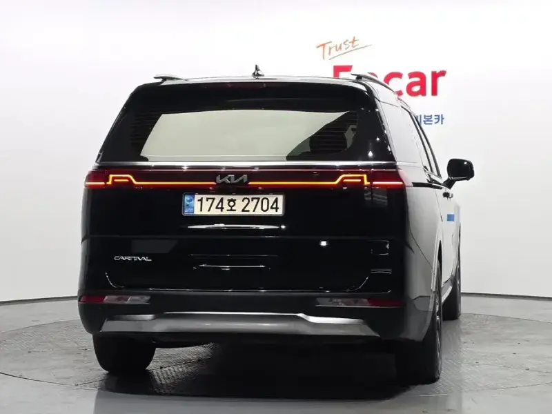 2023 Kia Carnival с пробегом 13 306 км