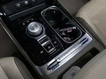 2023 Kia Carnival с пробегом 13 306 км