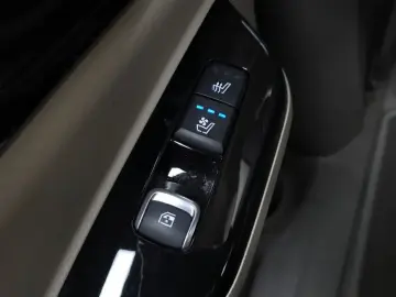 2023 Kia Carnival с пробегом 13 306 км