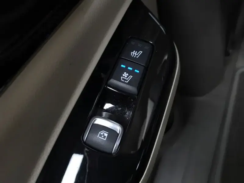 2023 Kia Carnival с пробегом 13 306 км
