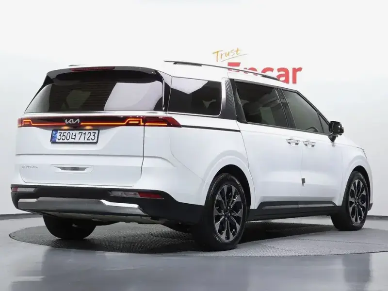 2022 Kia Carnival с пробегом 65 688 км