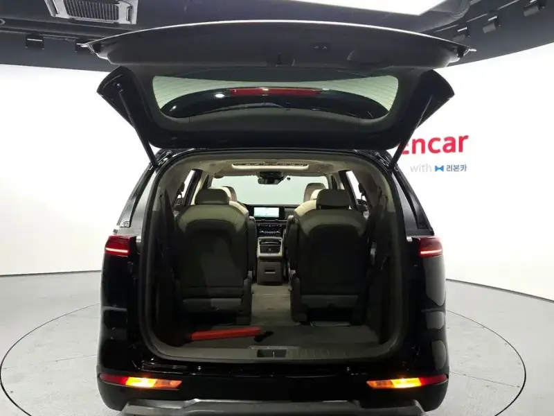 2023 Kia Carnival с пробегом 13 306 км