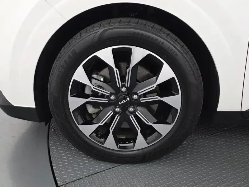 2022 Kia Carnival с пробегом 65 688 км