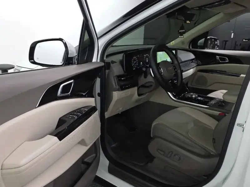 2022 Kia Carnival с пробегом 65 688 км