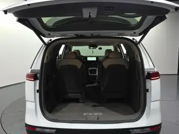 2022 Kia Carnival с пробегом 65 688 км