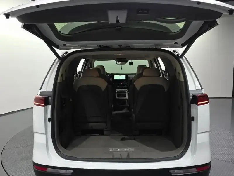2022 Kia Carnival с пробегом 65 688 км