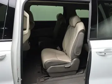 2022 Kia Carnival с пробегом 65 688 км