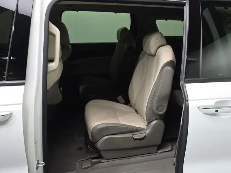2022 Kia Carnival с пробегом 65 688 км