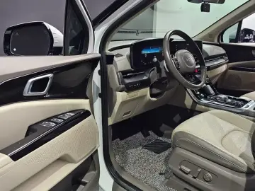 2022 Kia Carnival с пробегом 73 853 км