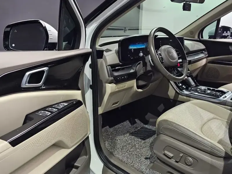2022 Kia Carnival с пробегом 73 853 км