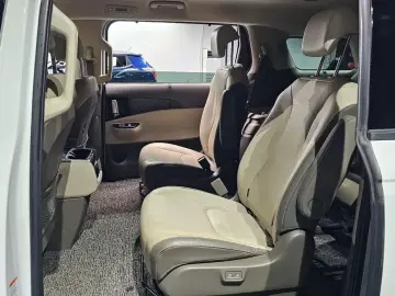 2022 Kia Carnival с пробегом 73 853 км